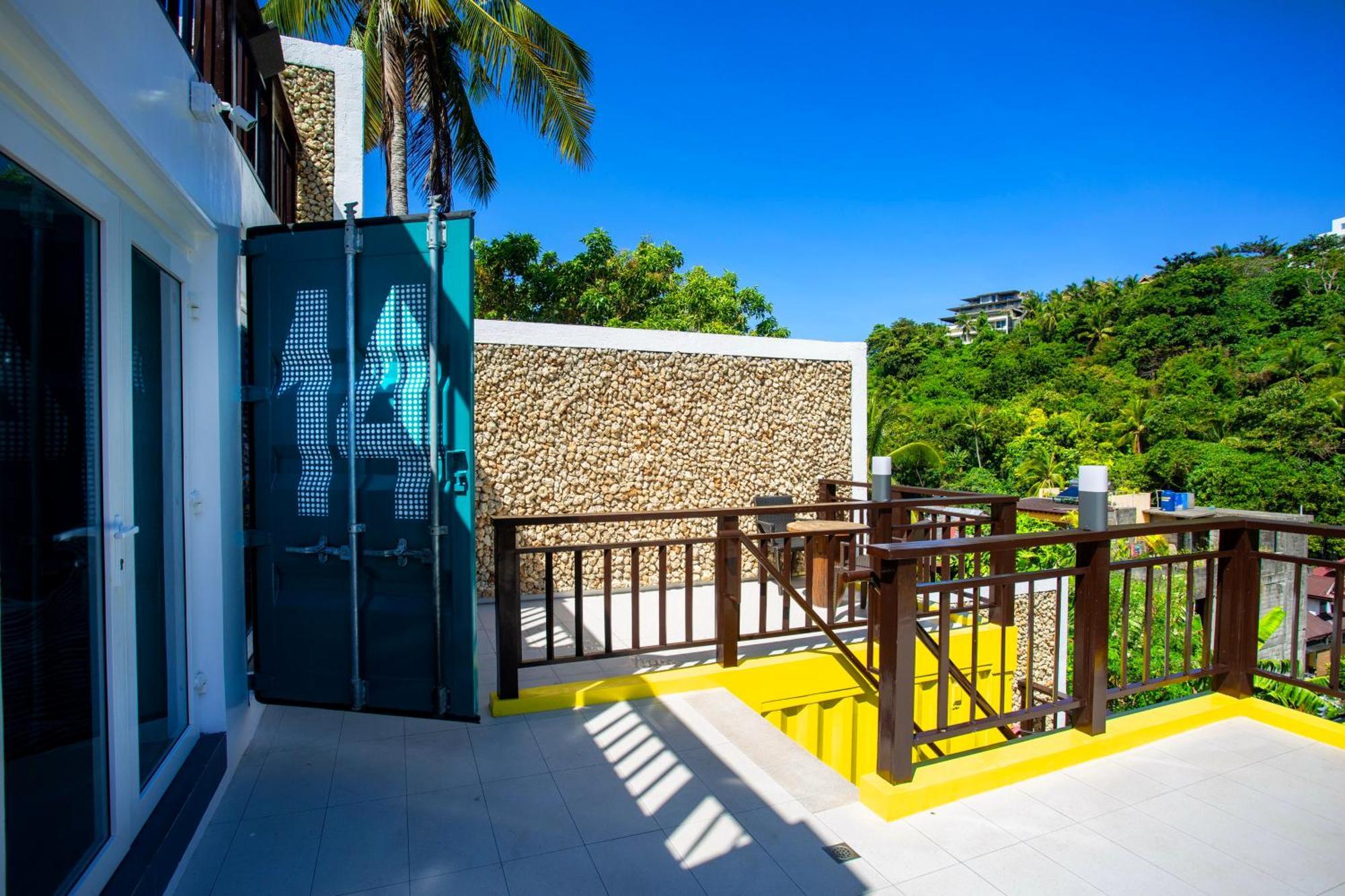 Chillax Boracay Hostel Yapak Exterior photo